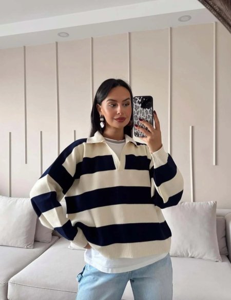 ابيض مخطط كحلي