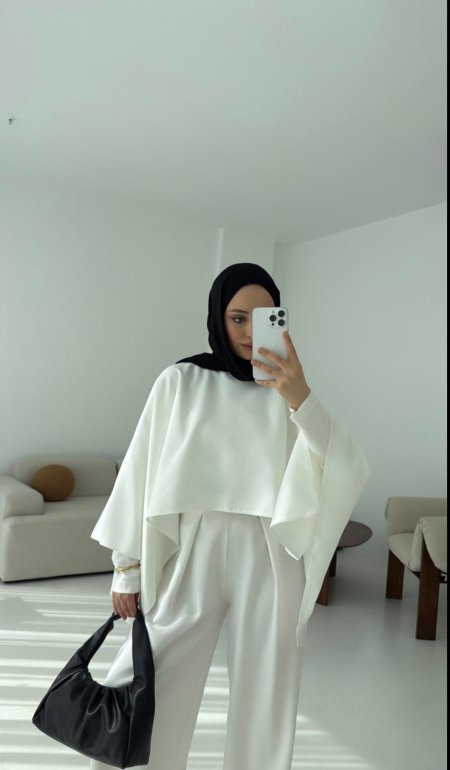 ابيض