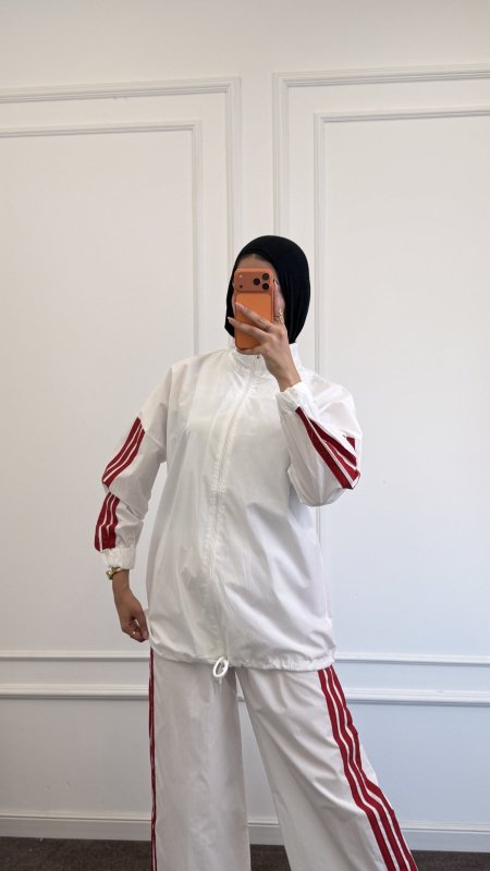 ابيض
