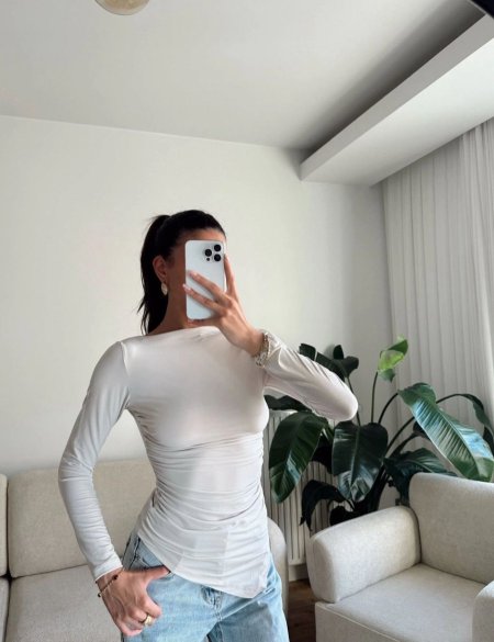 ابيض