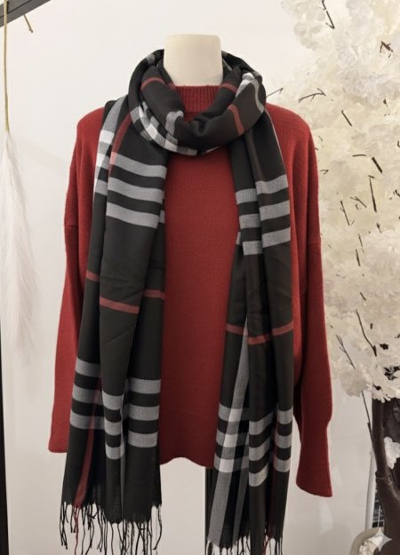 سكارف كاروهات اسود